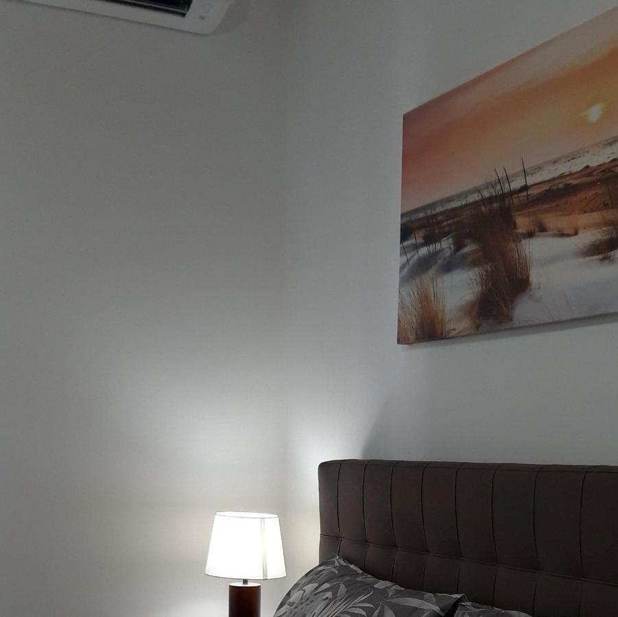 G&a House Cir 03041